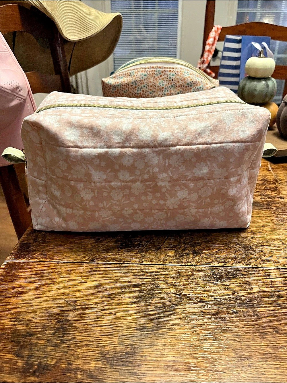 Floral Cosmetic Bag in Pink & White Like New